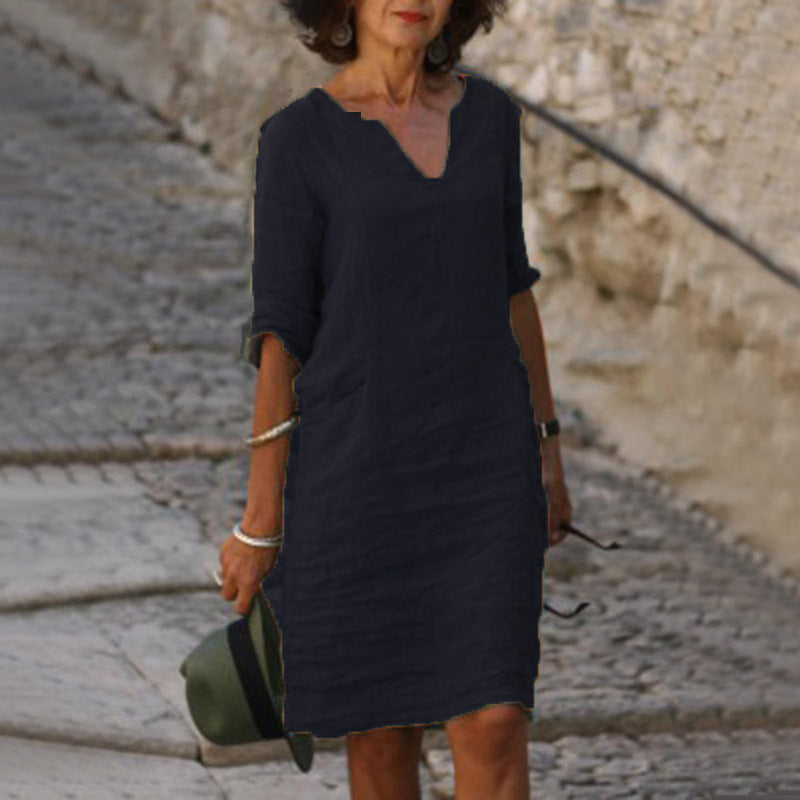 Aarna | Robe décontractée à col en V avec coupe relaxe