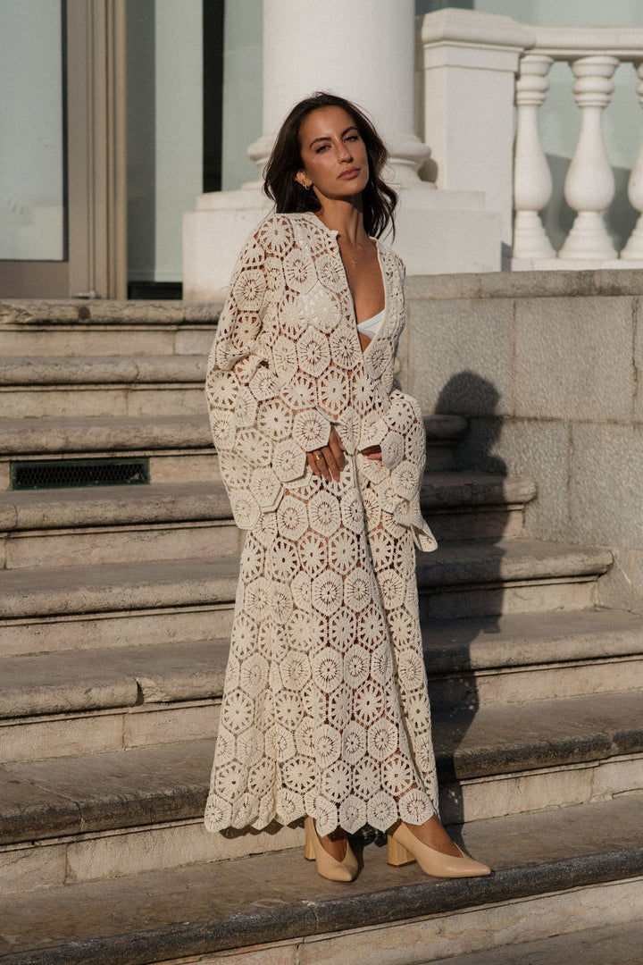 Roxana | Robe longue en dentelle avec détails vintage pour femme