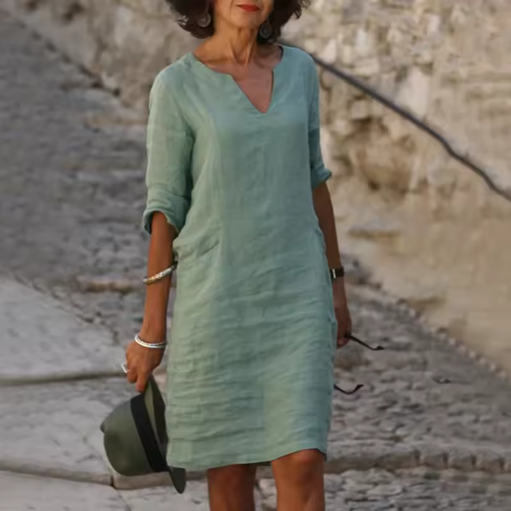 Aarna | Robe décontractée à col en V avec coupe relaxe