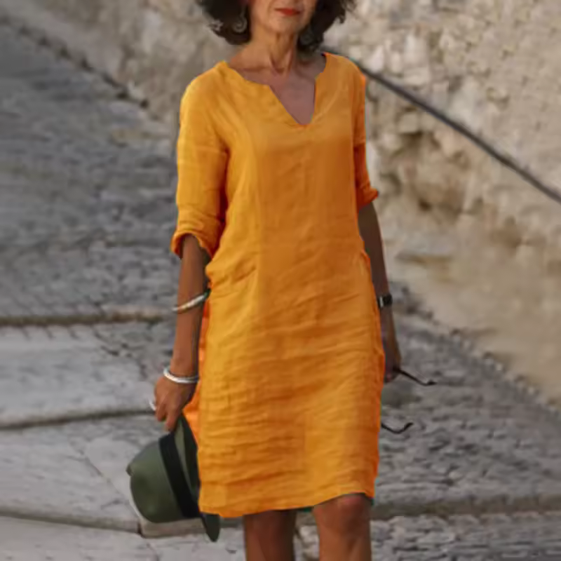 Aarna | Robe décontractée à col en V avec coupe relaxe