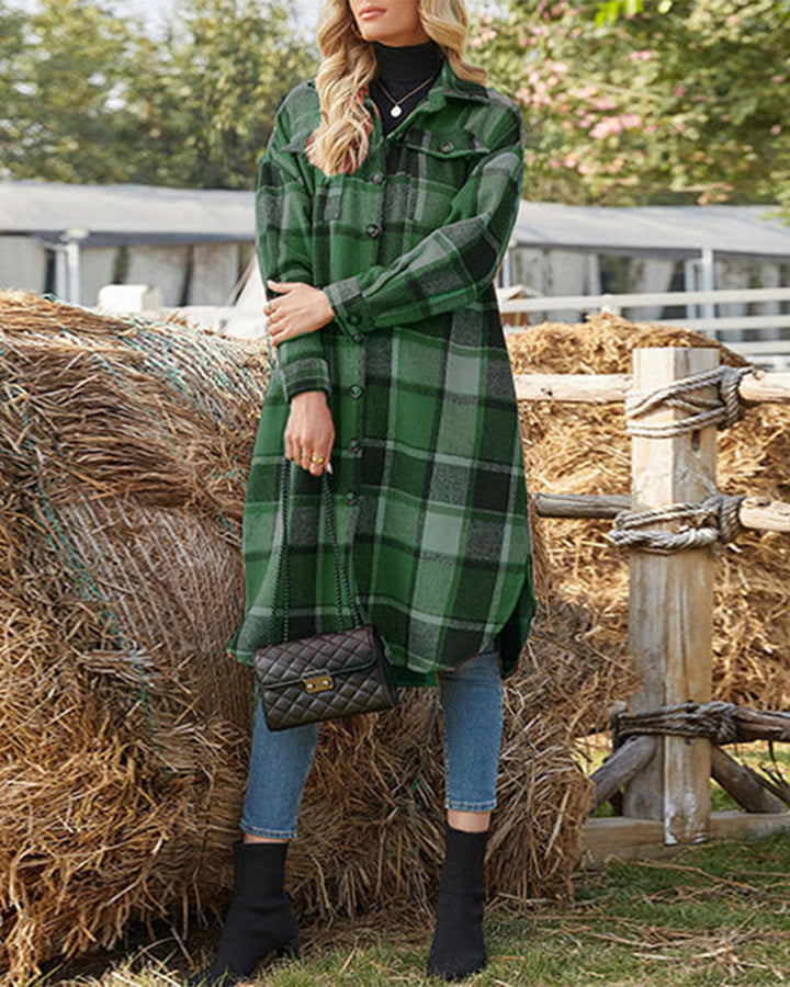 Manteau à carreaux avec boutons à revers