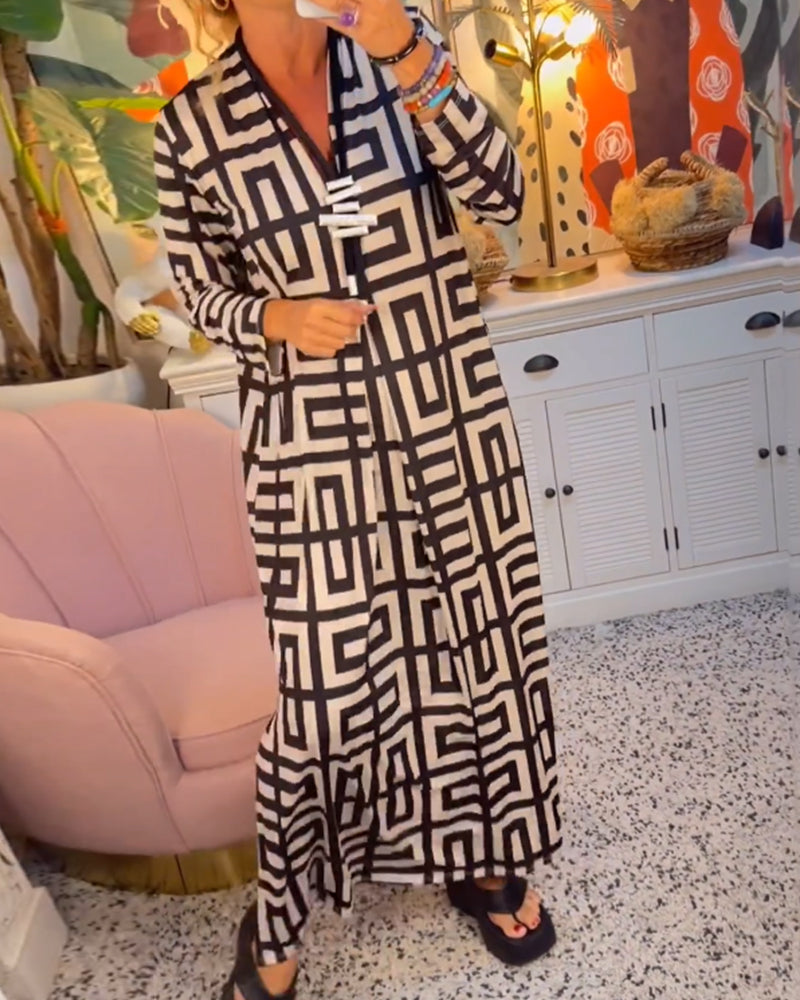 Robe à imprimé géométrique et col en V