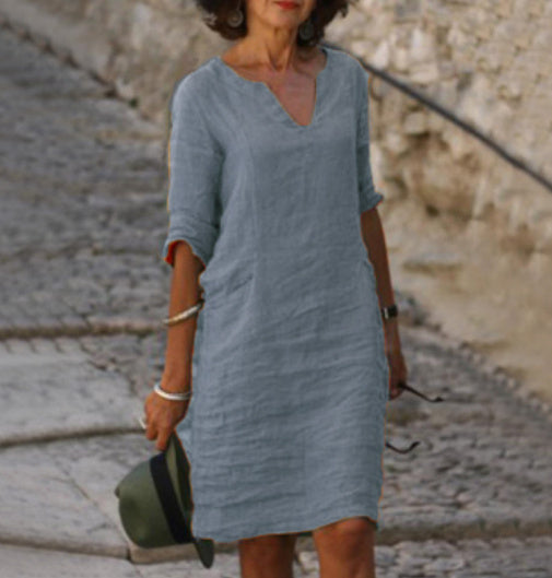 Aarna | Robe décontractée à col en V avec coupe relaxe